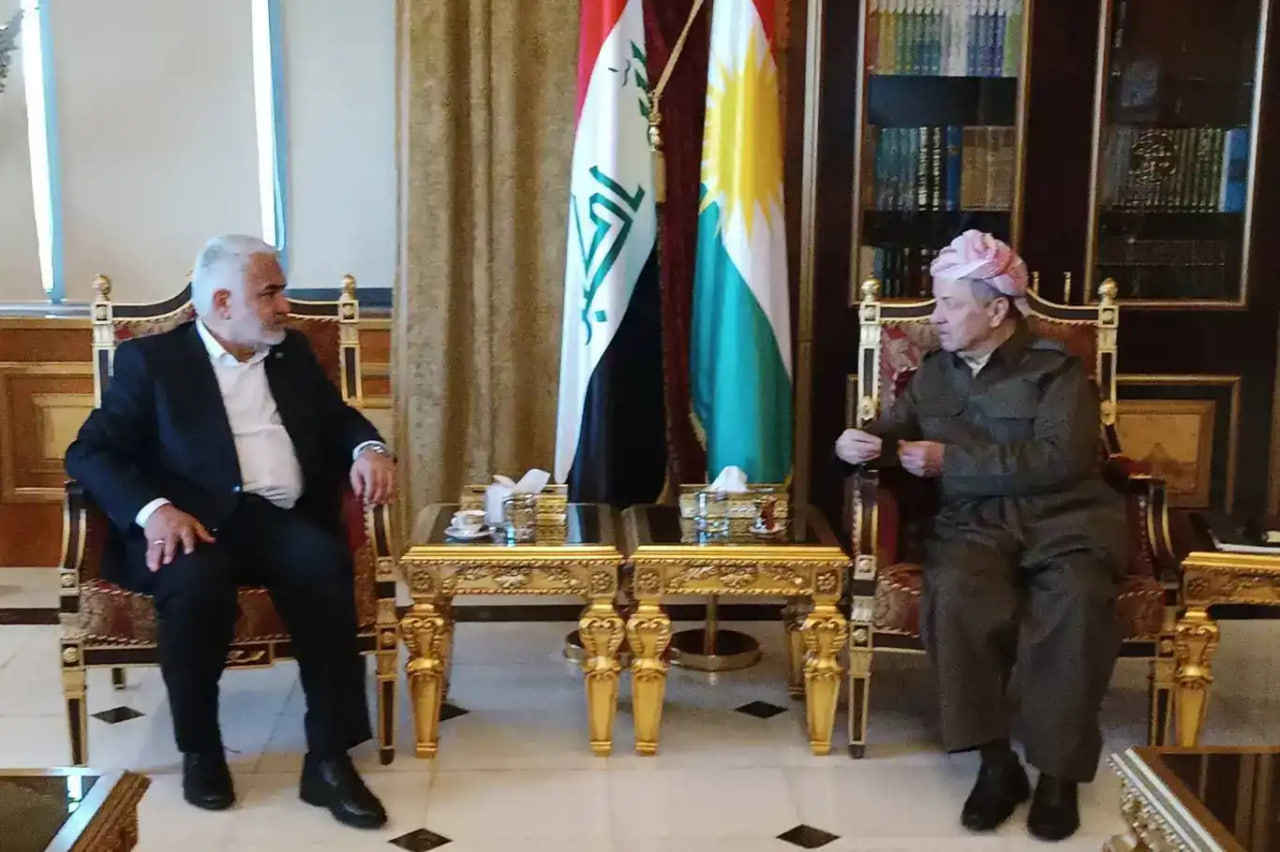 رئيس الحزب الديمقراطي الكردستاني مسعود بارزاني ورئيس حزب "هدى- بار" زكريا يابيجي أوغلو (26 أبريل 2023)
